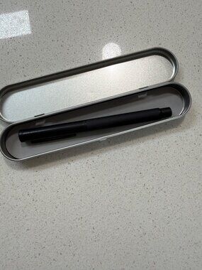 Black Metal Fountain Pen With Extra Fine Nib & Slim Protective Case